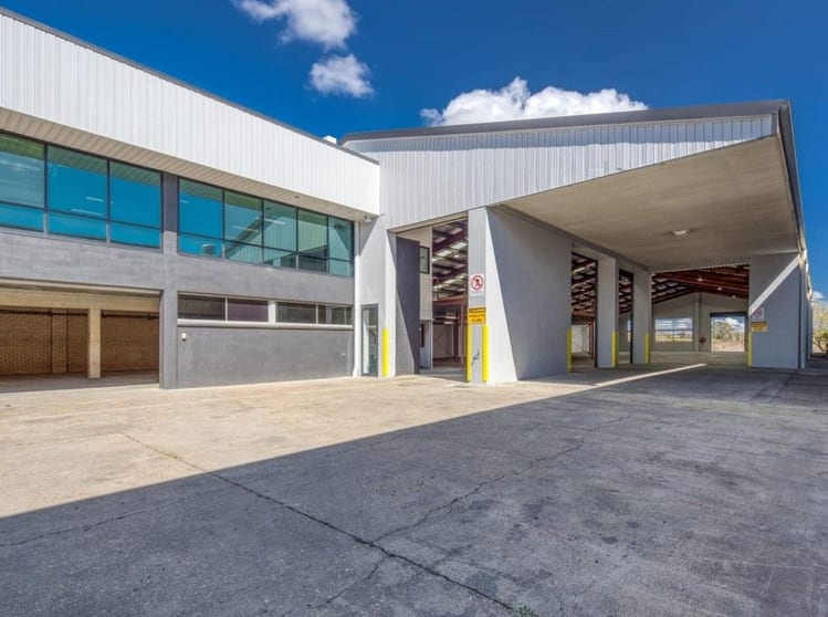 Click to view all images 13 Shoebury Street Rocklea QLD 4106 - Image 2