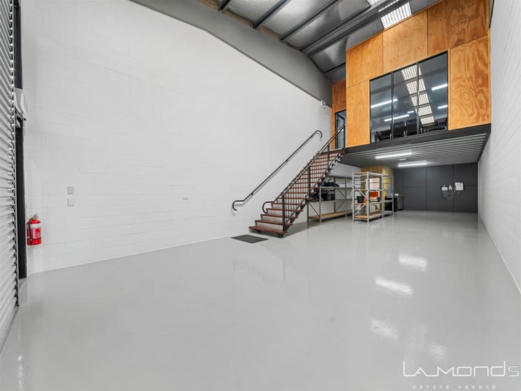 Click to view all images 14/14 JIJAWS STREET Sumner QLD 4074 - Image 1