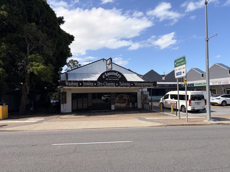 Click to view all images 288 Logan Road Stones Corner QLD 4120 - Image 2