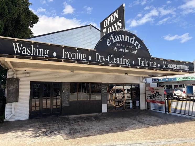 Click to view all images 288 Logan Road Stones Corner QLD 4120 - Image 3