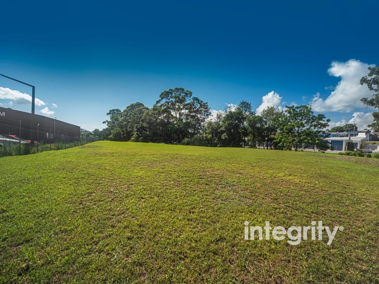 Click to view all images 72 Meroo Road Bomaderry NSW 2541 - Image 3