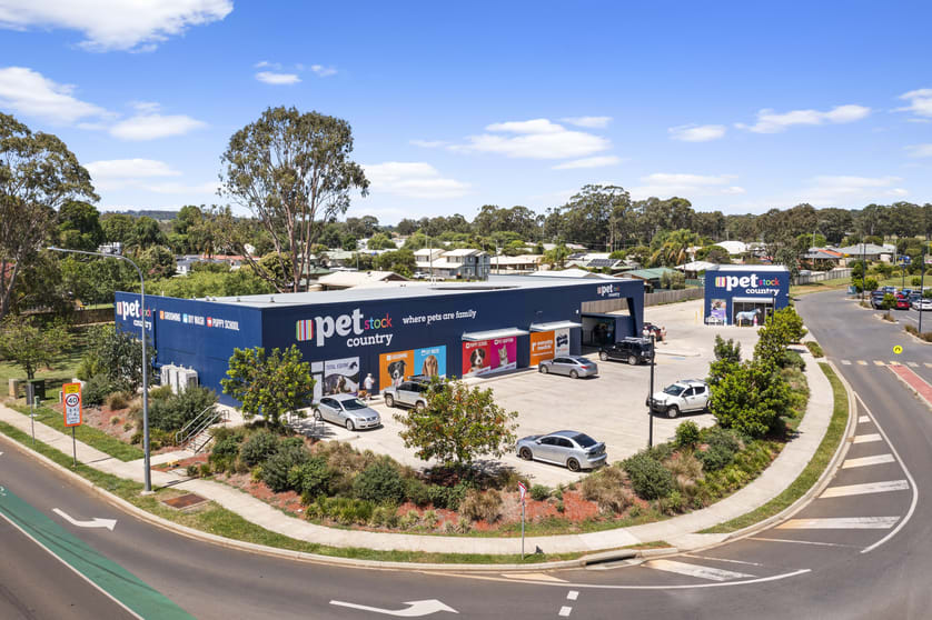 Click to view all images 28 Walter Rd Kingaroy QLD 4610 - Image 3