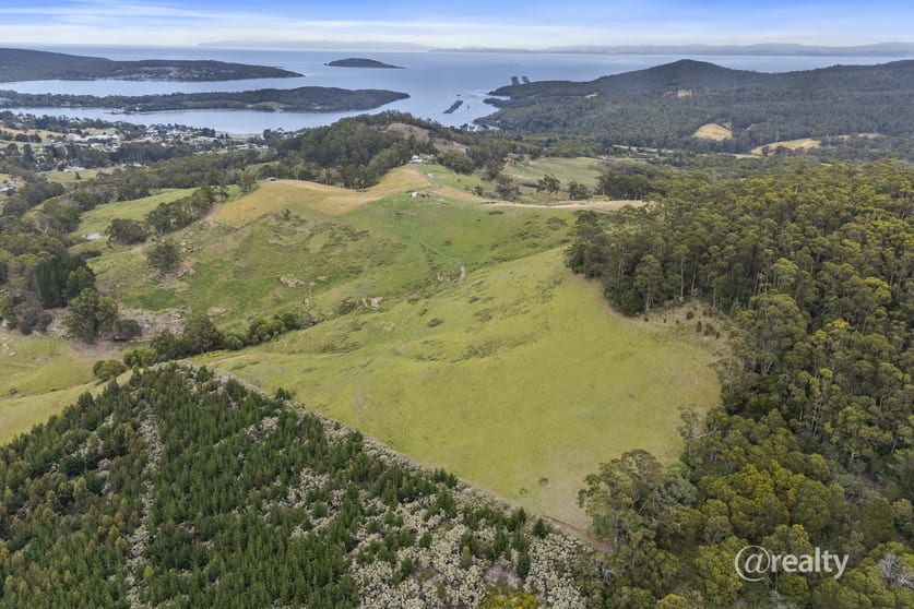 Click to view all images 100 Nichols Road Nubeena TAS 7184 - Image 2