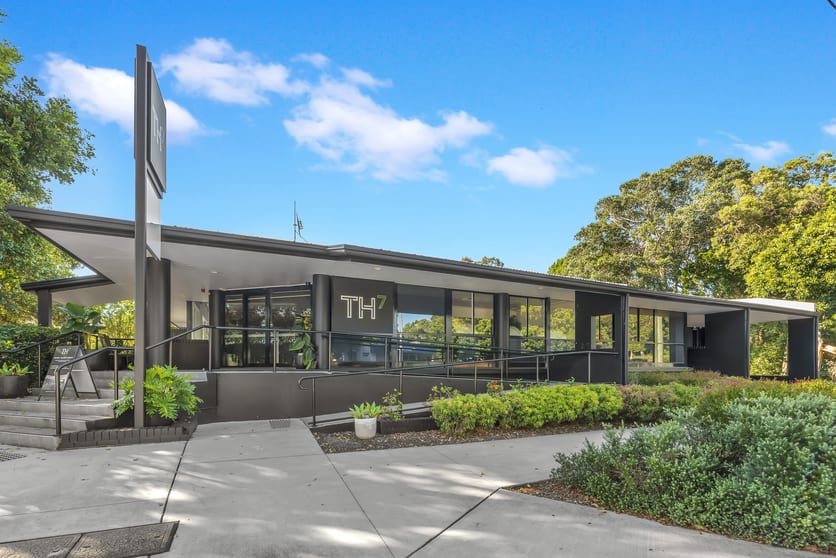 Click to view all images 97 Noosa Drive Noosa Heads QLD 4567 - Image 2