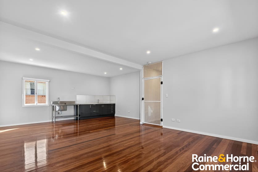 Click to view all images 743 Sandgate Road Clayfield QLD 4011 - Image 3