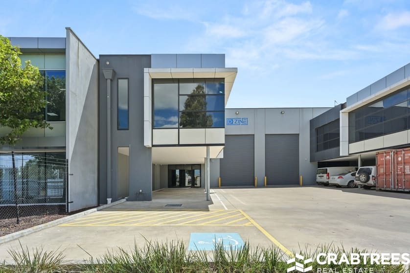 Click to view all images 71 Indian Drive Keysborough VIC 3173 - Image 1
