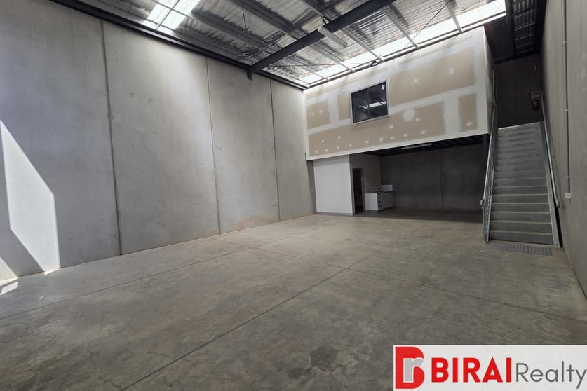 Click to view all images 10/4 Network Drive Truganina VIC 3029 - Image 3