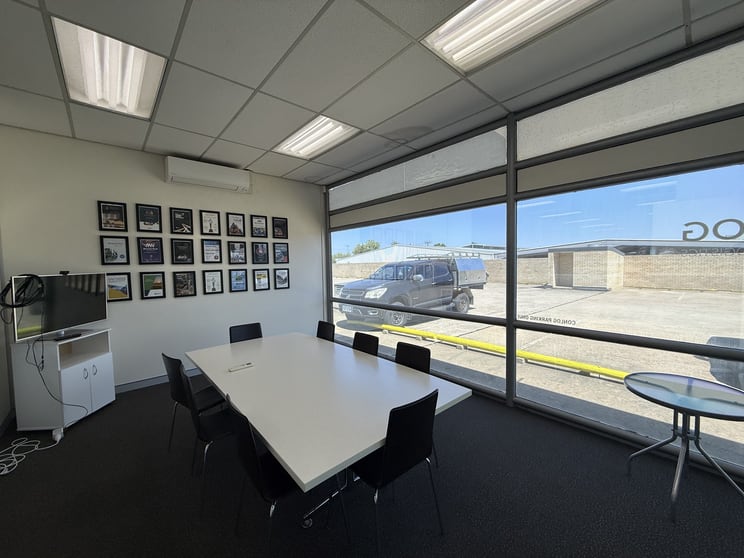 Click to view all images 14/1 Pirie Street Fyshwick ACT 2609 - Image 3