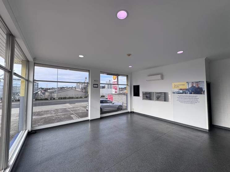 Click to view all images 25-27 Formby Road Devonport TAS 7310 - Image 3