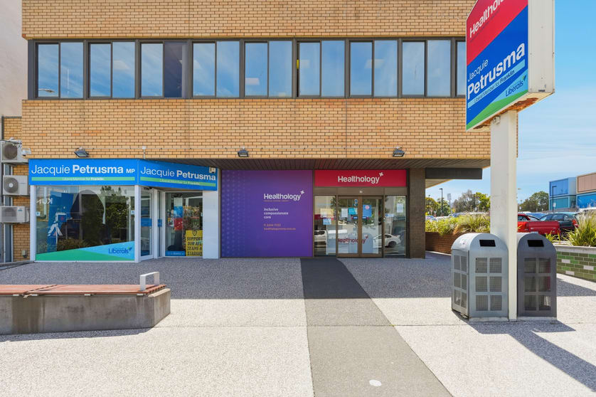 Click to view all images 1 & 2/10 Bayfield Street Rosny Park TAS 7018 - Image 3