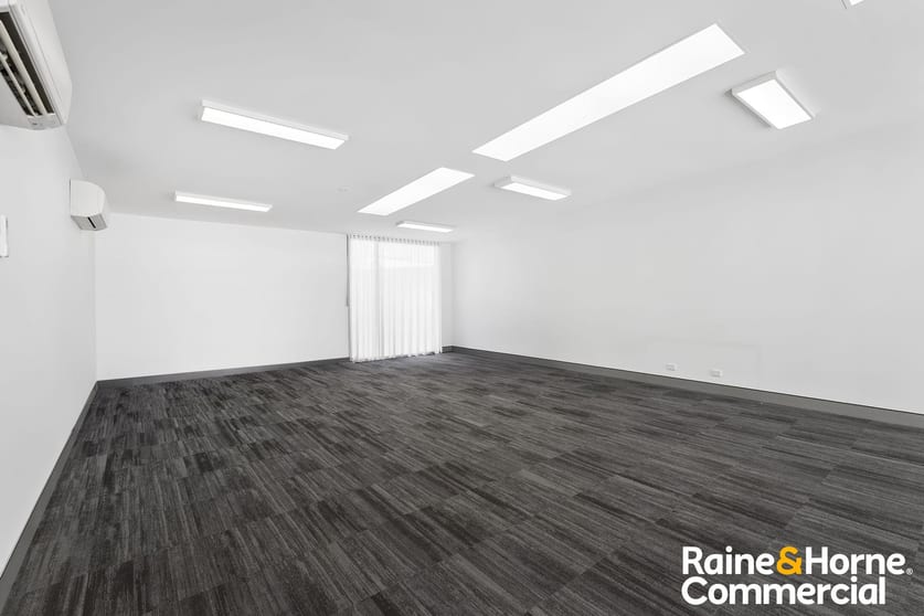 Click to view all images 2/37 McDonald Road Windsor QLD 4030 - Image 3