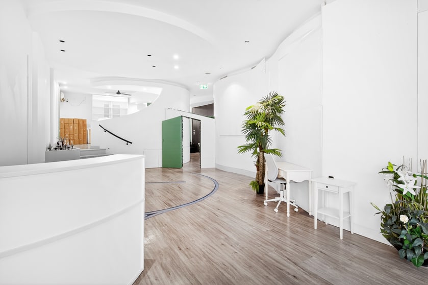 Click to view all images 3/42 Bundall Road Bundall QLD 4217 - Image 3
