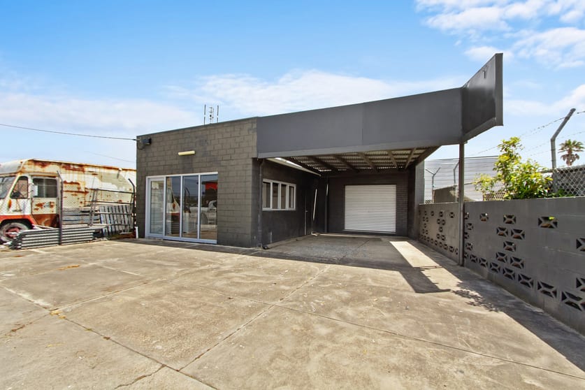 9 Carpenter Street Lakes Entrance VIC 3909 - Image 3