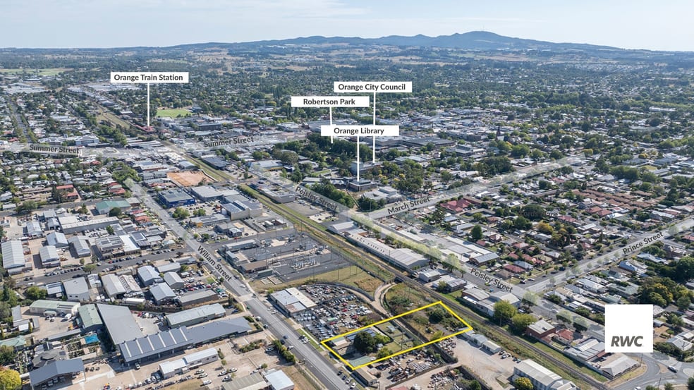 Click to view all images 1/71 William Street Orange NSW 2800 - Image 2