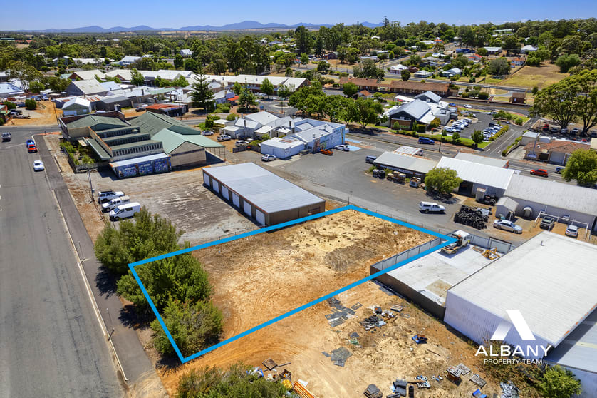 Click to view all images 8 Mount Barker Road Mount Barker WA 6324 - Image 1
