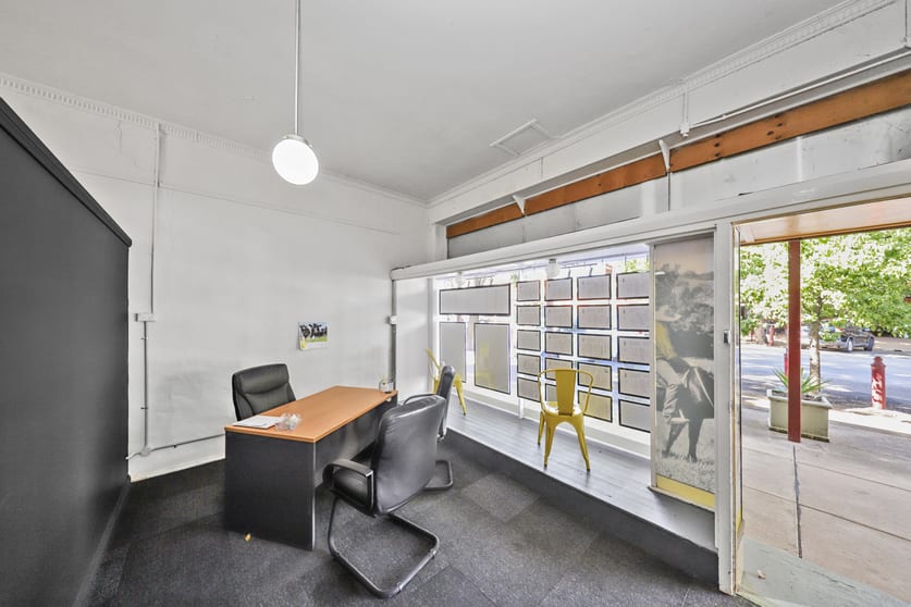 Click to view all images 72 Tumut Street Adelong NSW 2729 - Image 2