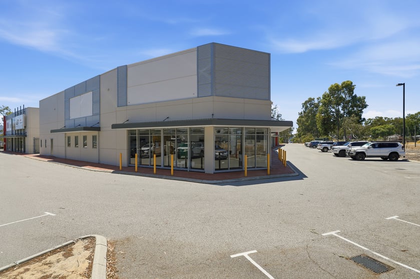 Click to view all images Unit 4/253 Gnangara Road Wangara WA 6065 - Image 3