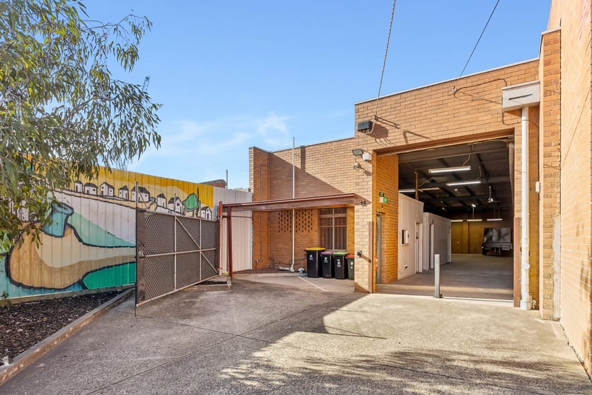 15 Cozens Street Brunswick VIC 3056 - Image 2