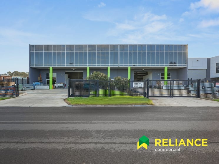 Click to view all images 101 Radnor Drive Deer Park VIC 3023 - Image 2