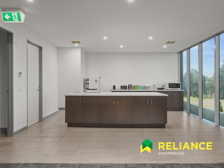 Click to view all images 101 Radnor Drive Deer Park VIC 3023 - Image 3
