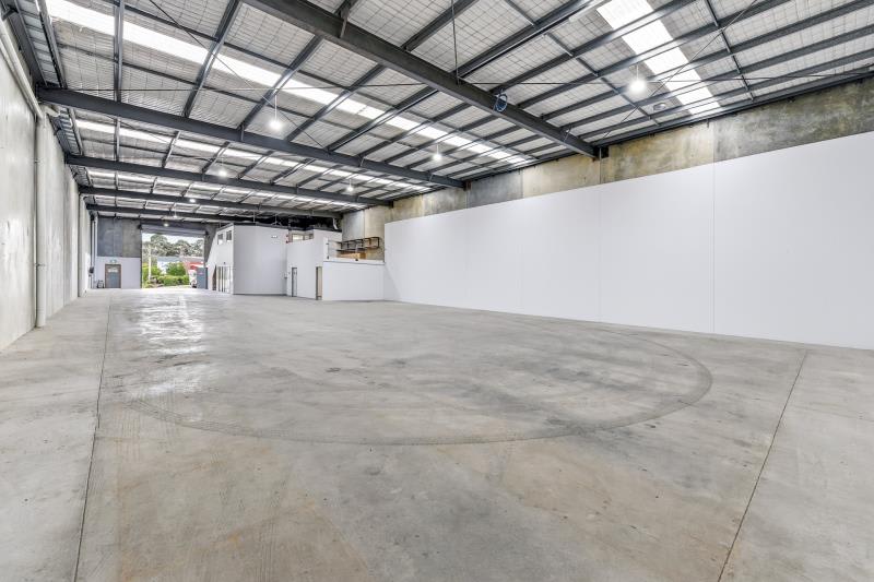 Click to view all images 72 Melverton Drive Hallam VIC 3803 - Image 3