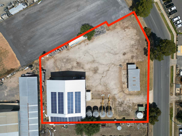 Click to view all images 20-22 Dillon St Cobram VIC 3644 - Image 3