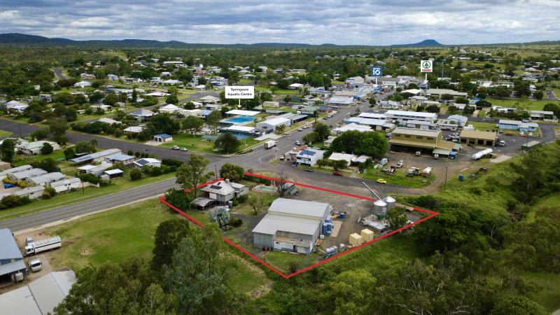Click to view all images Unit/21 Eclipse Street Springsure QLD 4722 - Image 2