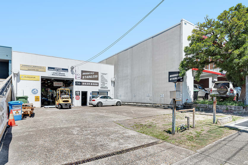 Click to view all images 17 Chard Road Brookvale NSW 2100 - Image 1