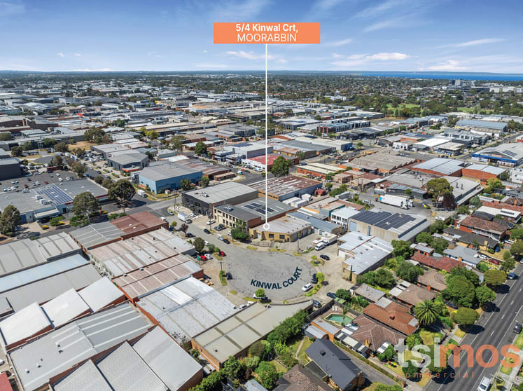 5/4 Kinwal Court Moorabbin VIC 3189 - Image 3