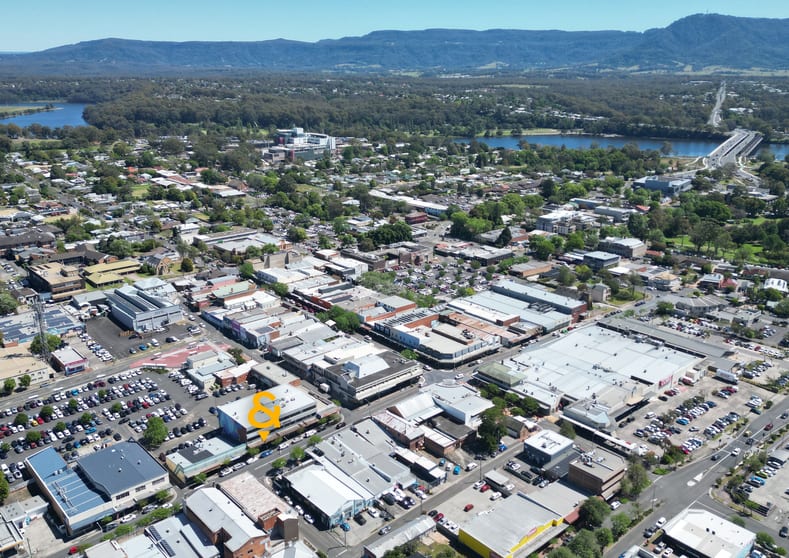 Click to view all images 2/29 Kinghorne Street Nowra NSW 2541 - Image 2