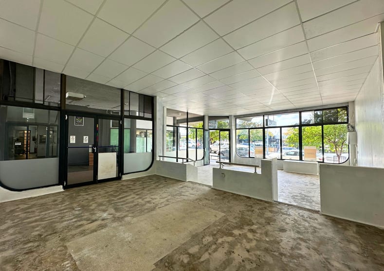 Click to view all images 2/29 Kinghorne Street Nowra NSW 2541 - Image 3