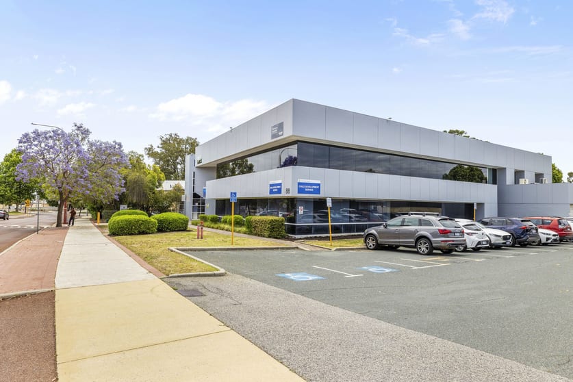 Click to view all images 88 Lissiman Street Gosnells WA 6110 - Image 3
