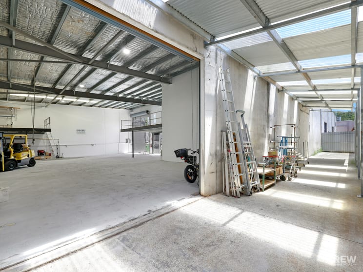 Click to view all images Unit 4/4 Resources Court Molendinar QLD 4214 - Image 1