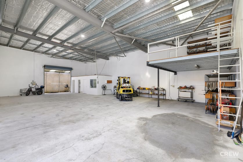Click to view all images Unit 4/4 Resources Court Molendinar QLD 4214 - Image 2
