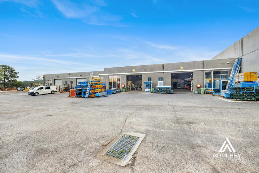 Click to view all images 1/72 Fussell Road Kilsyth VIC 3137 - Image 3