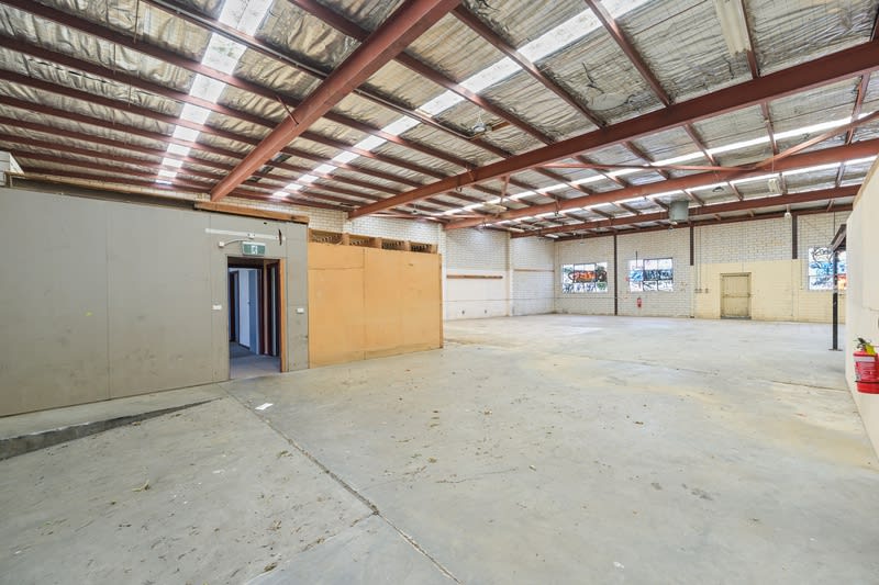 Click to view all images 22-24 Queen Street Nunawading VIC 3131 - Image 2