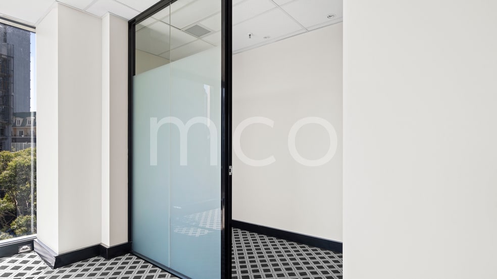 Click to view all images Suite 625/1 Queens Road Melbourne VIC 3004 - Image 2