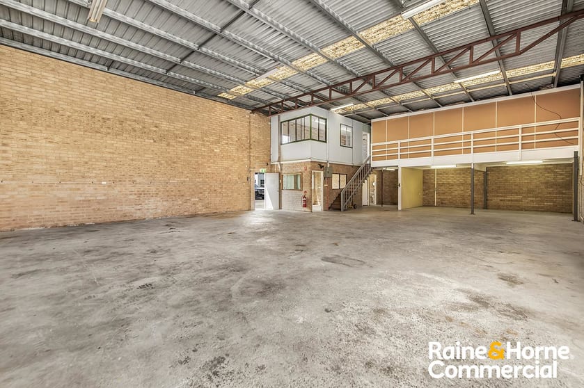 Click to view all images 2/14 Gibbens Road West Gosford NSW 2250 - Image 1