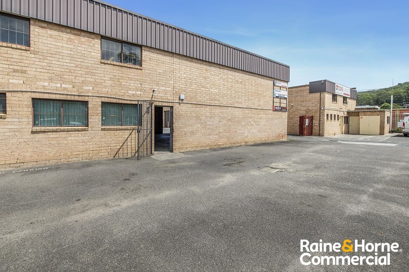 Click to view all images 2/14 Gibbens Road West Gosford NSW 2250 - Image 2