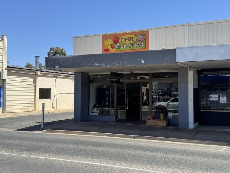 Click to view all images 290 Main North Road Clare SA 5453 - Image 2