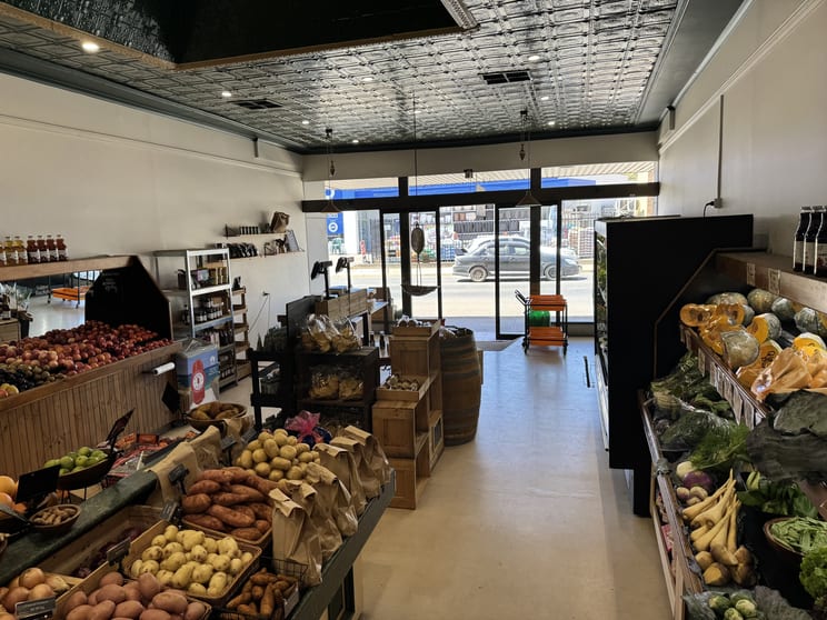 Click to view all images 290 Main North Road Clare SA 5453 - Image 3