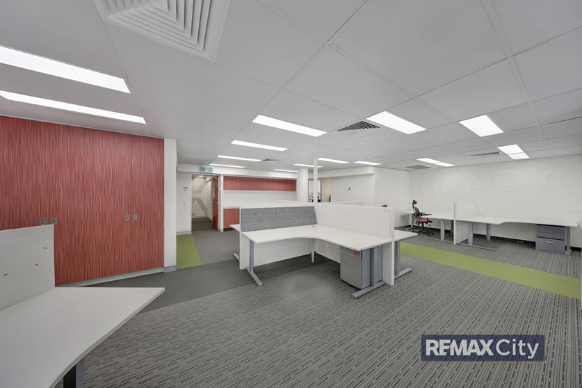 Click to view all images 15/457 Upper Edward Street Spring Hill QLD 4000 - Image 3