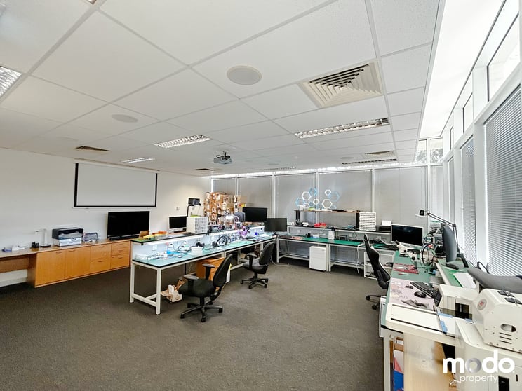 Click to view all images 6/1 Ricketts Road Mount Waverley VIC 3149 - Image 3