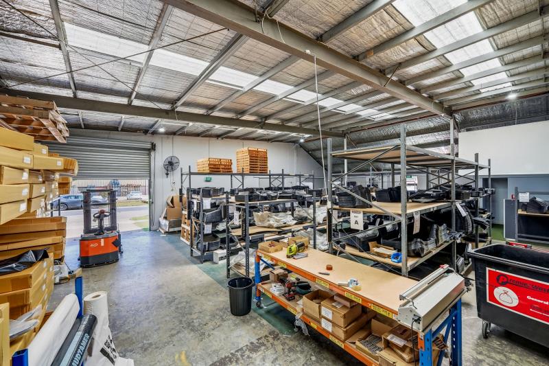 Click to view all images 1/4 Stephenson Road Seaford VIC 3198 - Image 2