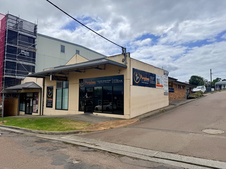 Click to view all images 3 Short Street Morisset NSW 2264 - Image 2