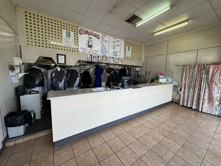Click to view all images 128 Talbragar Street Dubbo NSW 2830 - Image 2