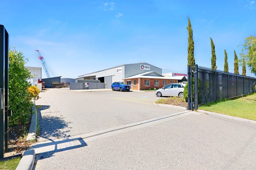 13 Hanson Street Maddington WA 6109 - Image 3