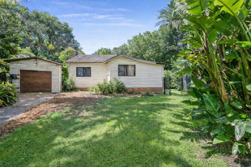 Click to view all images 4&5 Funda Place Brookvale NSW 2100 - Image 2