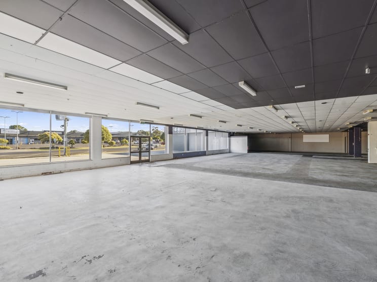 Click to view all images 16-20 Murray Street Colac VIC 3250 - Image 3