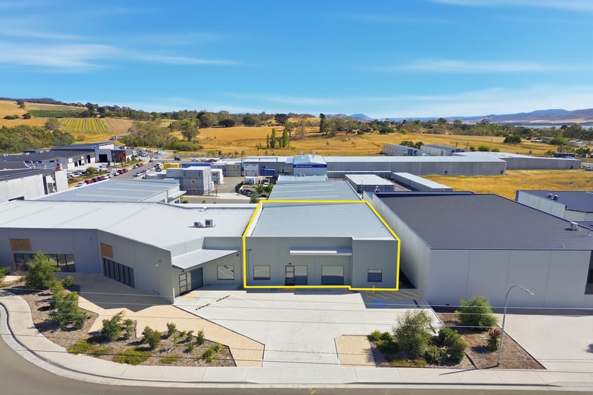 Click to view all images 6/7 Abernant Way Cambridge TAS 7170 - Image 2